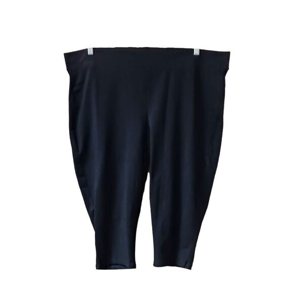 NWOT TORRID Plus Size Black Premium Signature Waist Capri's 4X - Picture 2 of 14